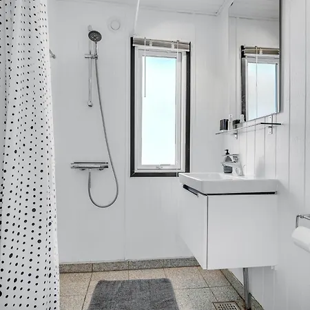 Дом отдыха 2 Bedroom Stunning In *